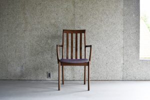 富山　家具　SOLID　椅子