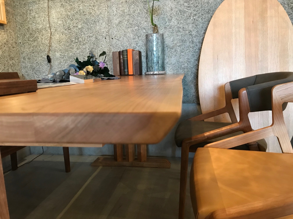 富山、金沢、家具、無垢、SOLID、天然耳、一枚板、テーブル