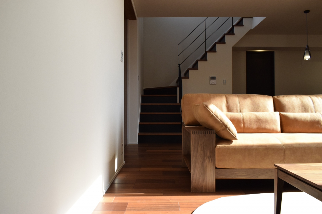 SOLID金沢　富山　ミヤモト家具　無垢材　木製　リビング　ソファ　アイワホーム