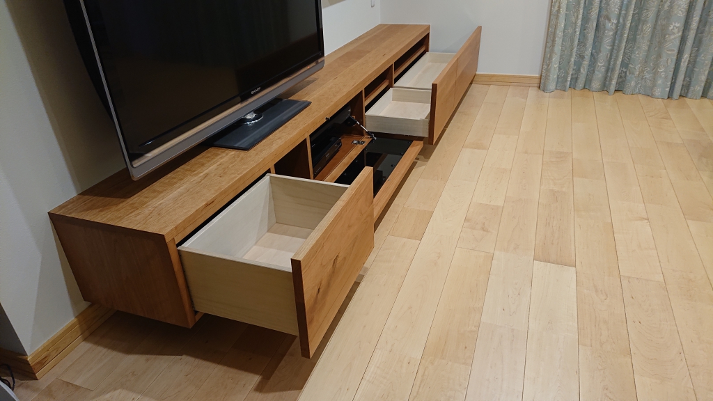 富山　家具　ミヤモト家具　SOLIDFURNITURESTORE　無垢材　造作家具　テレビボード　ブラックチェリー　天然木