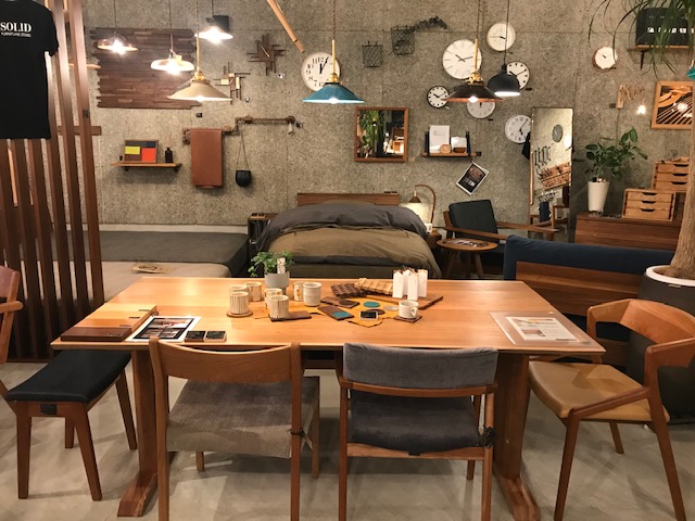 SOLID金沢、富山、家具、無垢材、テーブル、椅子、照明