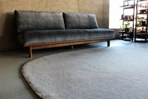 local woolen rug round (3)