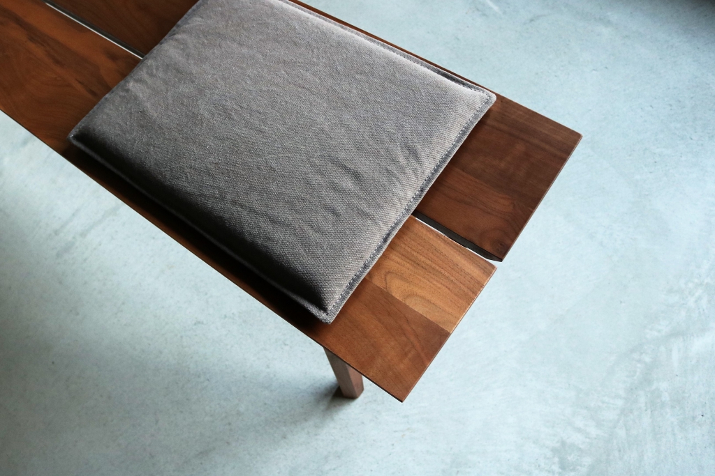 ミヤモト家具　SOLID　富山　家具　インテリア　椅子　スツール　ベンチ　チェア　無垢材　天然木