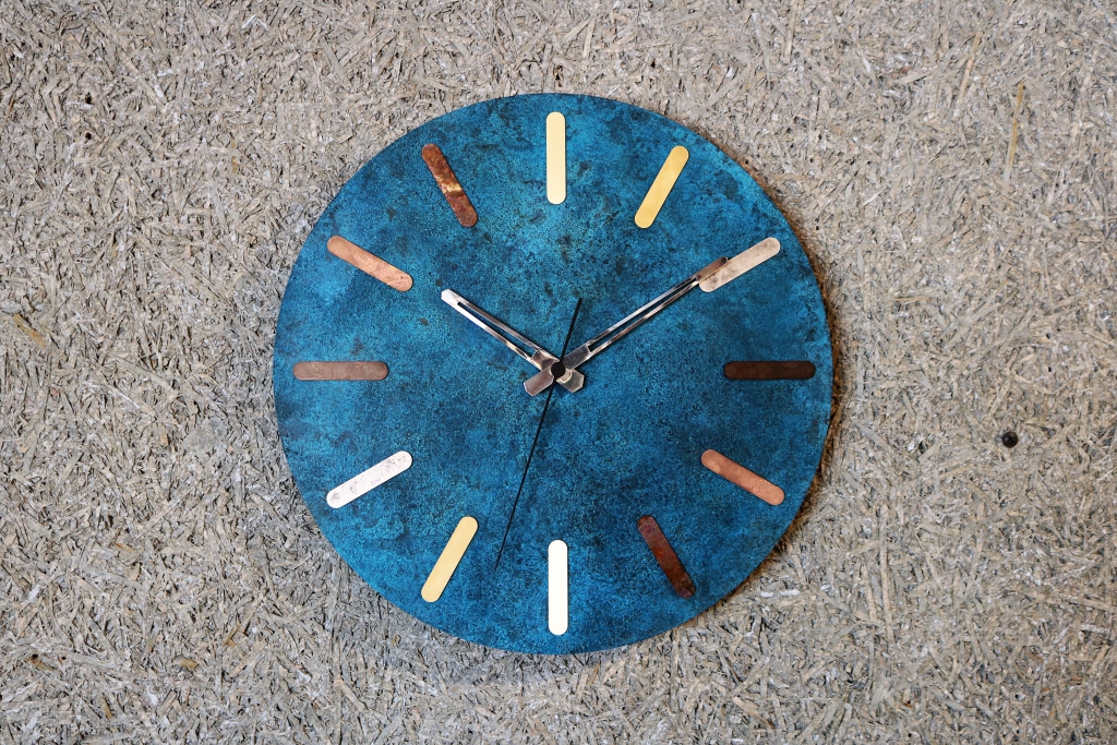 brass coloring round clock (1)