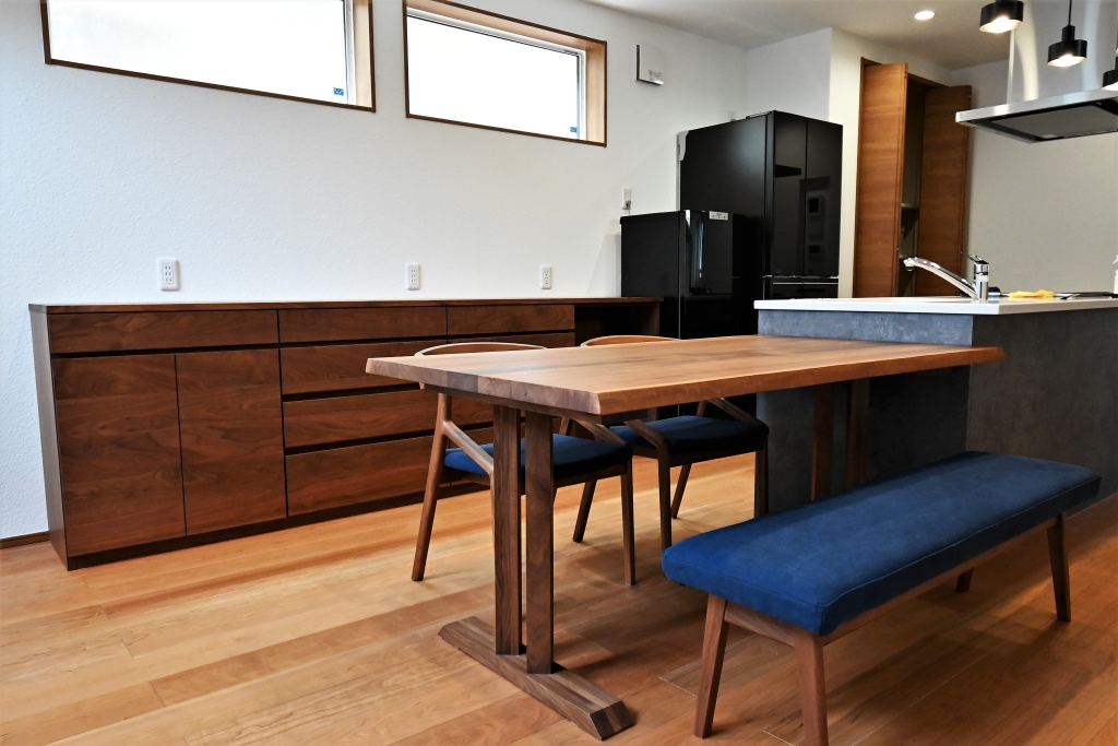K様 ダイニングテーブル・椅子・ベンチ・食器棚 ミヤモト家具・SOLID金沢