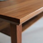 シャープさが魅力のテーブル