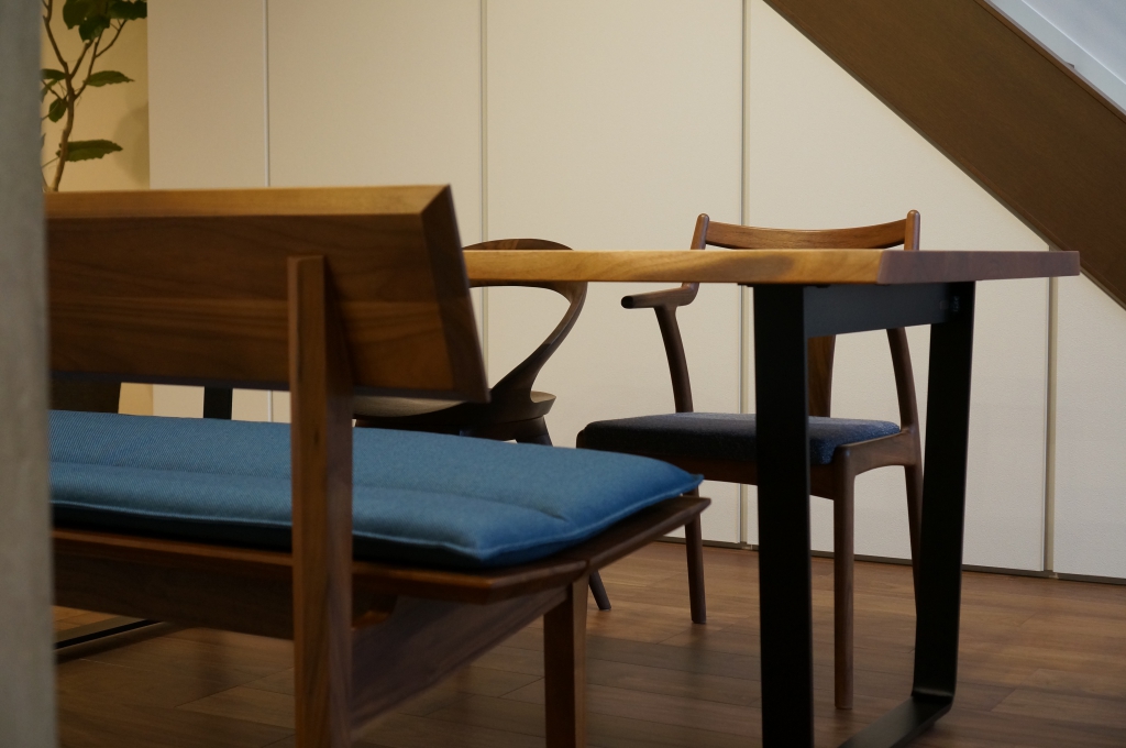 SOLID金沢 富山 ミヤモト家具 無垢材 ダイニングテーブル ベンチ 椅子 ウォールナット アイアン