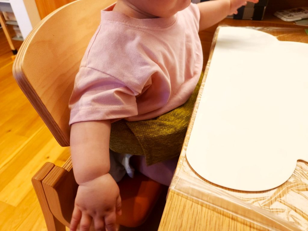 富山　家具　キッズチェア　UP RIGHT チェア