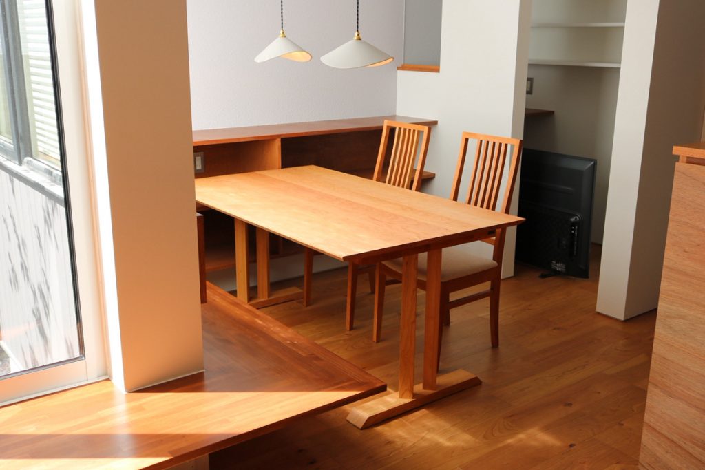 富山　ダイニングテーブル　家具　オシャレ