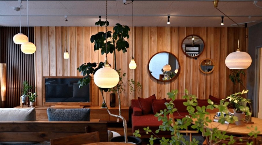 壁面家具も本物を