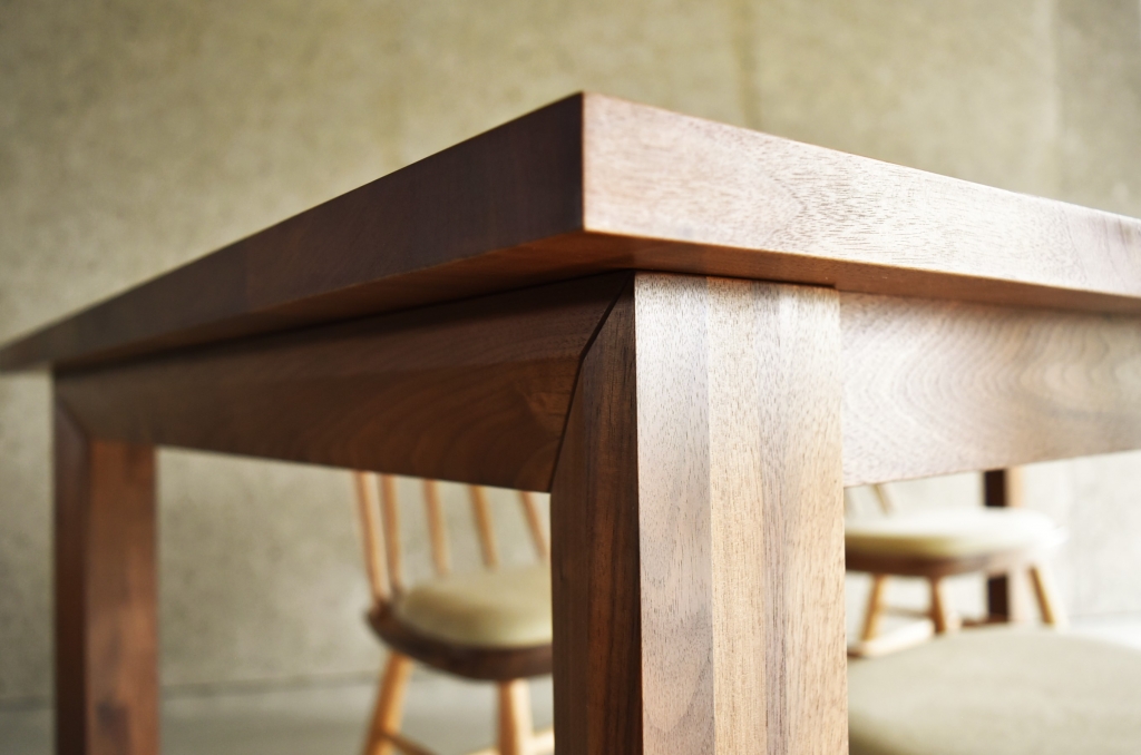 金沢　ダイニングテーブル　おしゃれ　無垢材