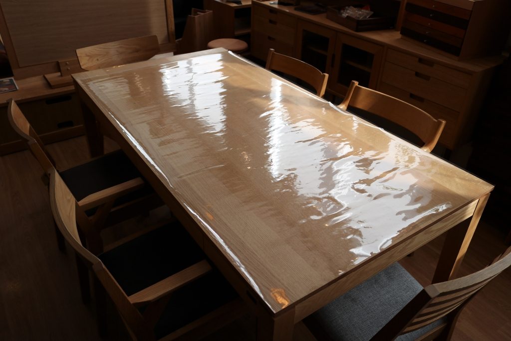 ビニール感が強調され、素材感を損ねてしまった様子