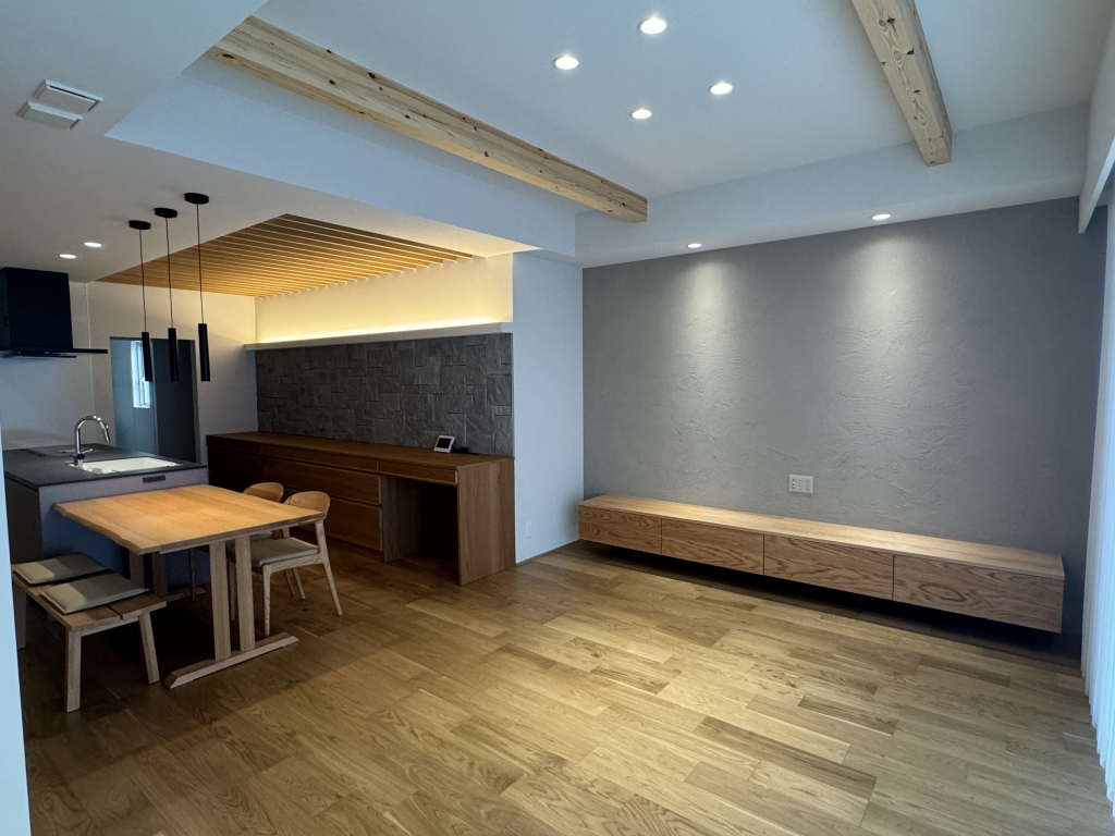 お部屋と家具をつなぐ造作テレビボード