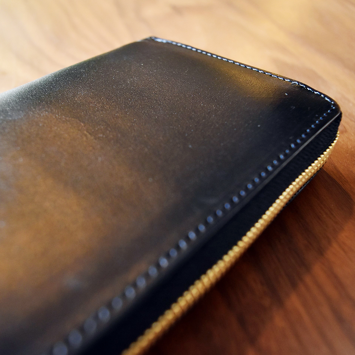 nume-round-wallet-bk