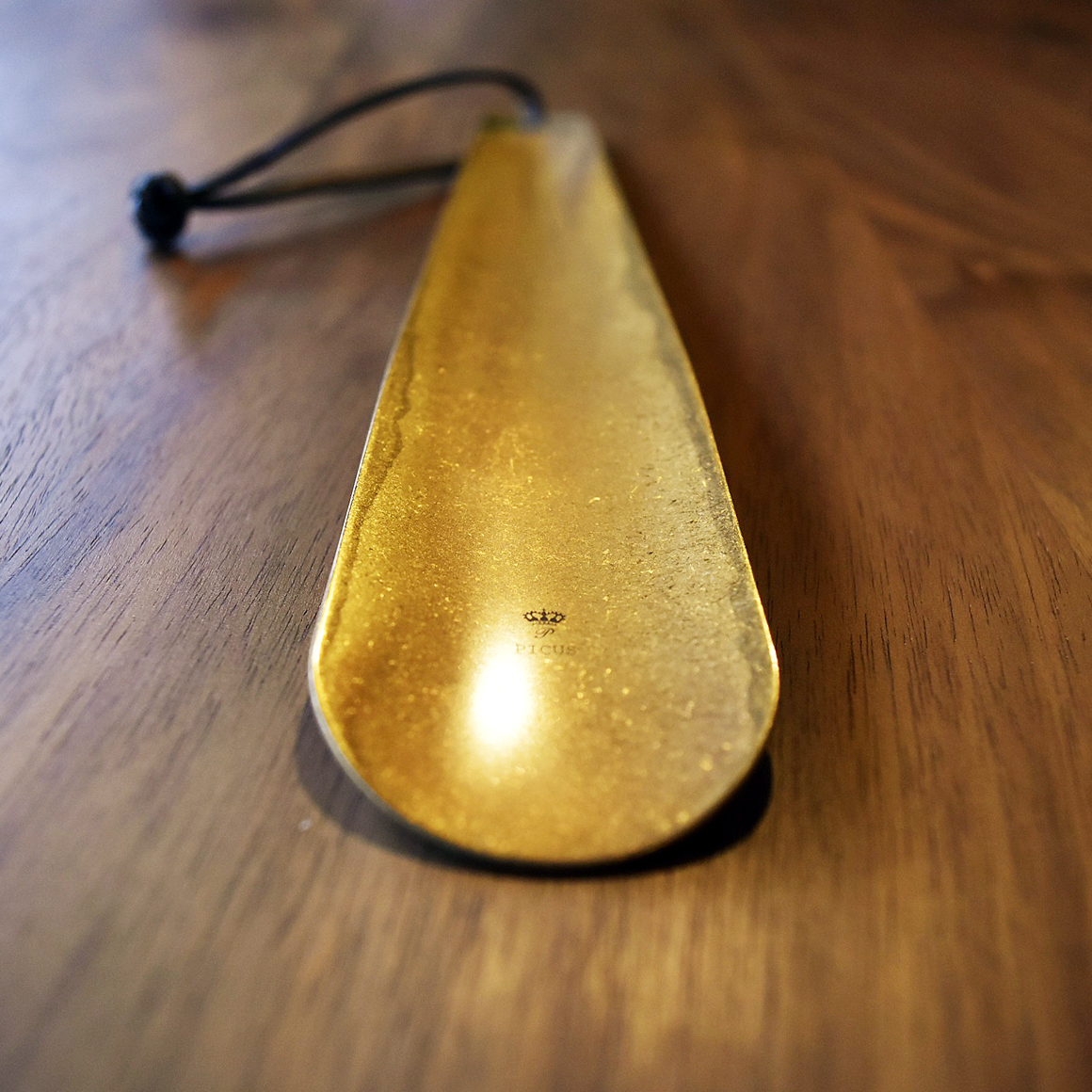 brass-shoehorn-l