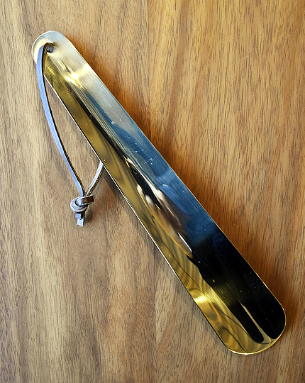 brass-shoehorn-l