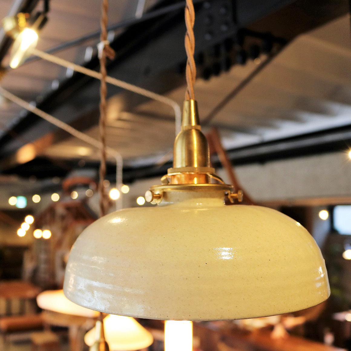 pottery-pendant-light