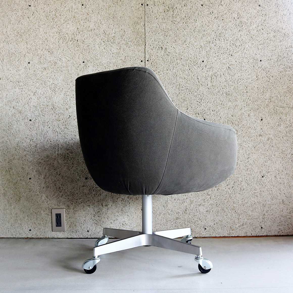 cm-lounge-chair