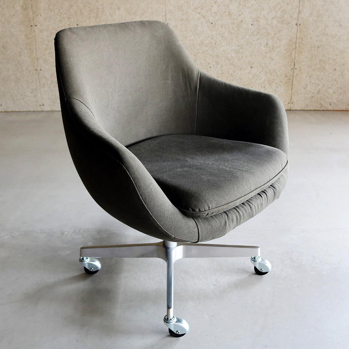 cm-lounge-chair