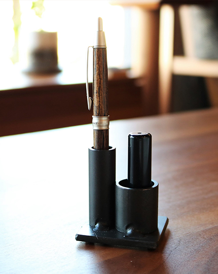 hanco & pen stand