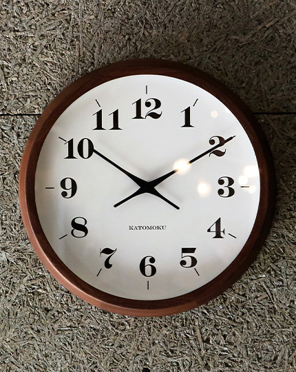 wall clock – km12 SOLID walnut