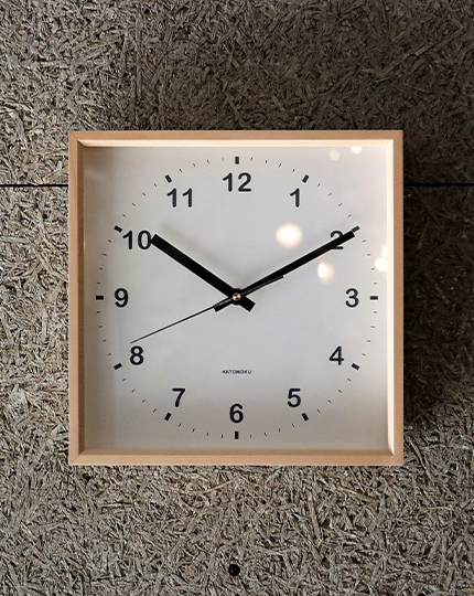 wall clock - km37 solid basswood