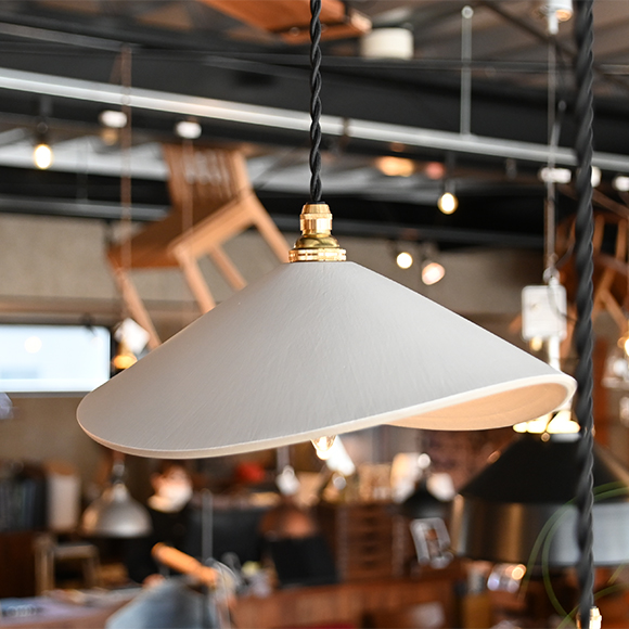 3RD CERAMICS Pendant Light (White) | SOLID（ソリッド） | 世代を