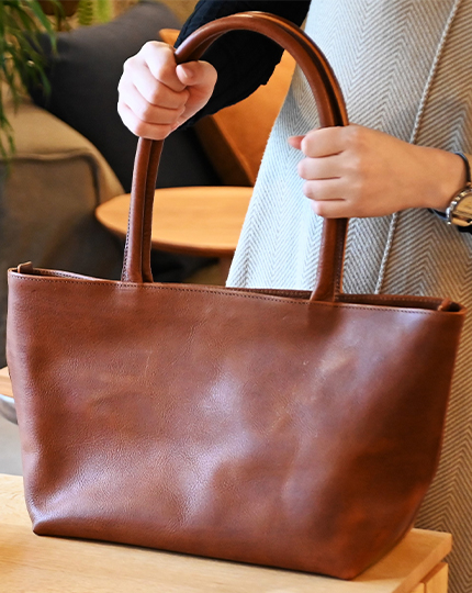 Tanning leather tote bag