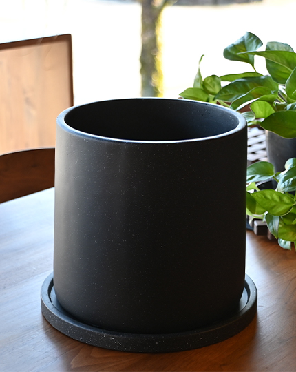 Plant Pot Ciment Round-medium Black or White