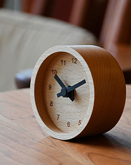 round-table-clock